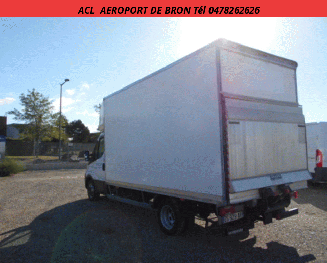 Iveco 35 C 15 CAISSE +HAYON