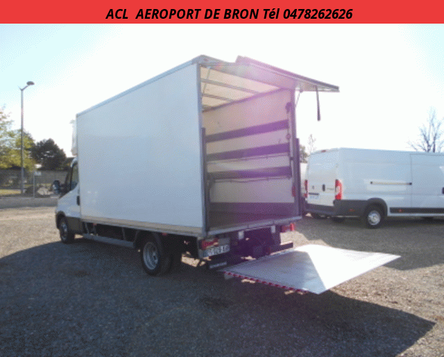 Iveco 35 C 15 CAISSE +HAYON