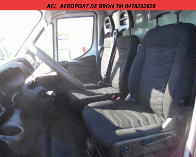 Iveco 35 C 15 CAISSE +HAYON