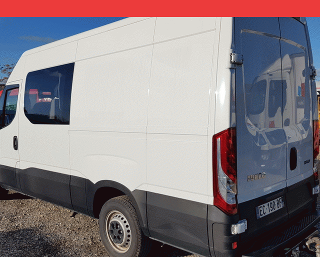 Iveco 35 S 13 V 12 7 PLACES 2.3 MTJ 130