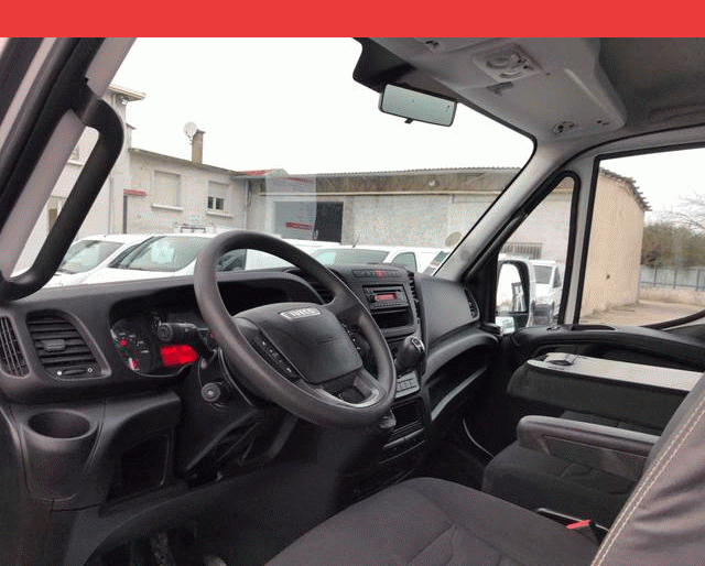 Iveco BENNE + COFFRE 35 C 17 7 PLACES 3.0 HPI 170