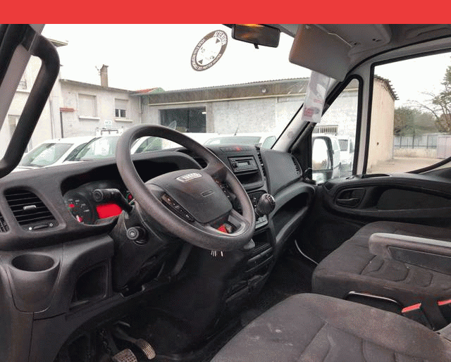 Iveco BENNE + COFFRE 35 C 13 7 PLACES 2.3 HPI 130