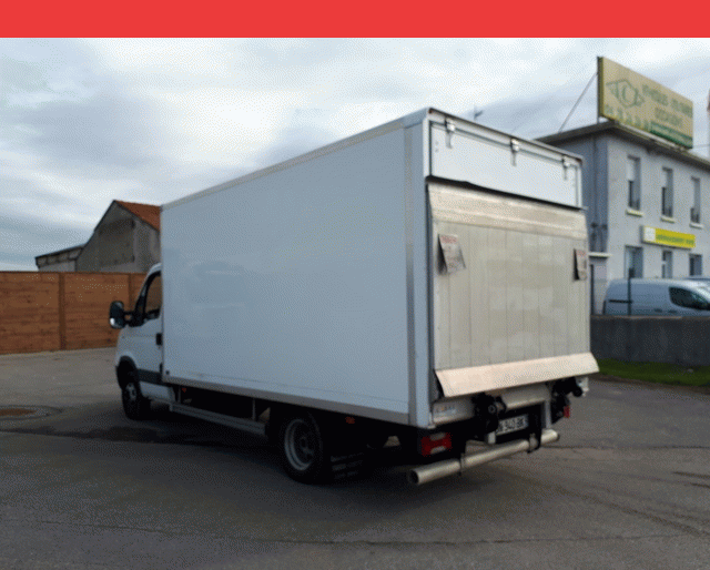 Iveco CAISSE + HAYON 35 C 15 3.0 HPI 150