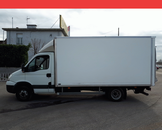 Iveco CAISSE + HAYON 35 C 15 3.0 HPI 150