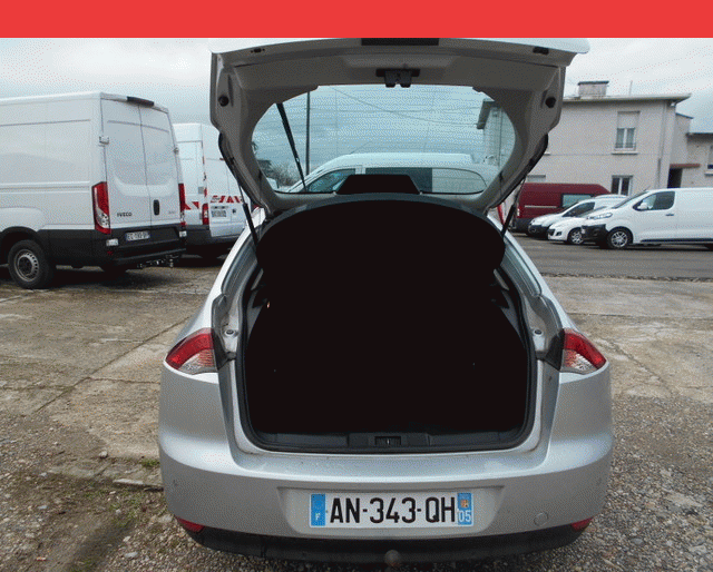 Renault LAGUNA BLACK EDITION CARMINAT DCI 110